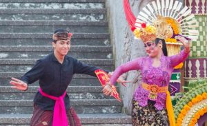 Romantis Tak Harus “Ngebor”, Bersyukur  Ada PKB, Hadirkan Joged Tradisi Sesuai Pakem
