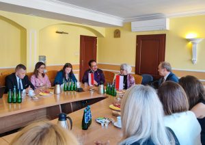 Wagub Cok Ace Promosikan Pariwisata Bali Saat Berkunjung ke Polandia