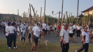 Ratusan Siswa SMP Bawakan Permainan Egrang pada Festival Seni Budaya ke-14 Kabupaten Badung
