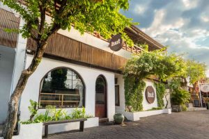 HUT Bali Seminyak, Kafe dengan Rasa Juara dan Spot Foto Instagramable