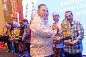 Pertama, Jurnalis Djoko Moeljono Raih ‘ITLS Award 2025’ dari IHGMA Bali