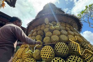 Pohon Natal dari Keranjang Pindang dan Klangsah Warnai Perayaan Natal di Kapela Rumah Khalwat Dalung