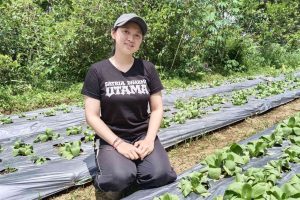 Tak Harus di Kantor, Kartini Muda Ini Pilih Sawah dan Kembangkan Usaha Lewat Aplikasi BRImo