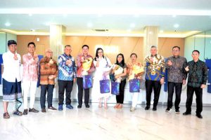 Rayakan Hari Pelanggan Nasional, Direktur Operations BRI dan Komisaris BRI Hadir Lebih Dekat Sapa Nasabah di Denpasar